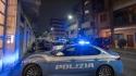 Picchia e minaccia la fidanzata ex modella, arrestato