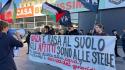 A Torino protesta pro Pal contro Tajani, 'Blocchiamolo'