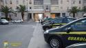 Incendiate auto della Guardia di finanza a Modica, un fermo