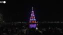 Botafogo Beach, inaugurato albero di Natale di 80 metri con fuochi d'artificio