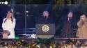 Trump e Melania illuminano l'albero di Natale a Washington