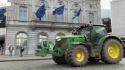 Migliaia di agricoltori in corteo, strade bloccate al quartiere Ue di Bruxelles