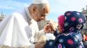 Il Papa, 'a Natale tutti i bambini del mondo vivano la pace'