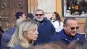 "Tutti cantano Sanremo", Carlo Conti in piazza di Spagna per lo spot
