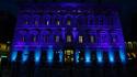 La facciata del Senato si illumina di blu per le vittime civili delle guerre