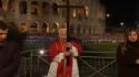 Via Crucis, Papa Leone porta la croce in tutte le stazioni