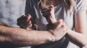 Cercò di strangolare la compagna: condannato a 8 anni e 8 mesi