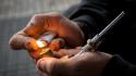 «Sono uscita dal tunnel della droga grazie a una pipa»