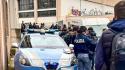 Polizia davanti alla scuola. Un preside: &laquo;Il questore ci ha ascoltato&raquo;