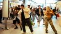 McDonald's, la "Salvaeuro Wallet Dance" contagia i ristoranti d'Italia