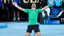 Djokovic batte Sinner al quinto e vola in finale all'Australian Open