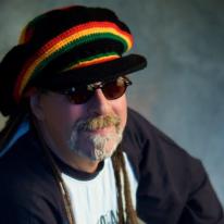 Musica in Castello 2025 a Collecchio, reggae e ironia con Sir Oliver Skardy & I Fatti Quotidiani: 35 anni di “Ossigeno” e la leggenda dei Pitura Freska. Ingresso libero.