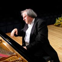 Grigory Sokolov al Teatro Regio: a Parma una leggenda del pianismo mondiale