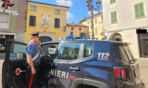 San Secondo Parmense: aggredisce l&rsquo;avventore di un bar danneggiando anche la sua bicicletta parcheggiata all&rsquo;esterno poi si scaglia contro i carabinieri intervenuti. Arrestata 40enne di origine strani