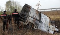 Inseguimento nella Bassa a tre furgoni rubati: due finiscono fuori strada, uno intercettato dai carabinieri. Ladri in fuga