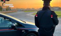 Busseto: tenta di sfuggire al controllo dei carabinieri ma viene fermato e trovato in possesso di un coltello a serramanico. Denunciato 40enne italiano