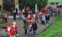 Invasione di Babbi Natale per la Babbi in bike