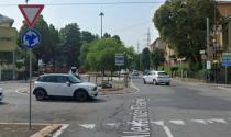 Incidente nella rotatoria, code tra via Volturno e via Fleming