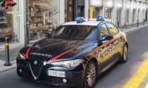 "Ti ammazzo" e le brucia i capelli. Carabinieri salvano una 47enne dalla furia del compagno
