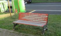 Panchina ripulita in via Picasso, "Grazie Gazzetta"