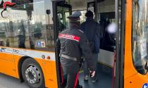 Molesta una studentessa sul bus: 65enne denunciato