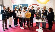 L'Emilia-Romagna porta a Vinitaly 90 espositori: aperto lo stand con Massimo Bottura, Carlo Cracco e Simona Ventura Foto