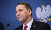 Sikorski: "Usa alleati ma consideriamo seriamente parole di Trump su Nato"
