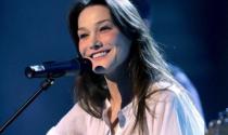 Carla Bruni: "Dopo 5 anni ho terminato la terapia per il cancro al seno"