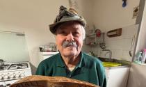 Dante il bocia compie 90 anni: la sua vita tra i ricordi alpini e i racconti della val Baganza