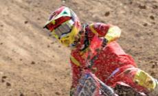 Cade con la moto da cross su un circuito, grave  un sedicenne