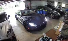 Sempre più spudorati: i ladri seguono la vittima fino a casa e gli rubano l'Aston Martin - Video