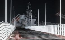 Nave incagliata: piove ma i lavori proseguono. A Marina di Massa anche la nave Diciotti