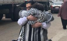 Zaki esce di prigione e abbraccia la madre