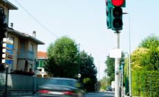 In due mesi in 1048 sono passati col rosso all&rsquo;incrocio tra via Emilia Ovest e via Pini: il video