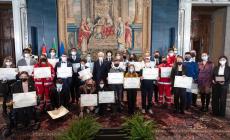 Il video: Elena Mora e Aurora Vannucci  premiate con l'attestato di alfiere della Repubblic