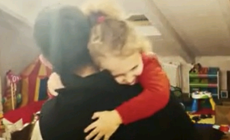 La sorpresa di Brunetta alla sua piccola fan Aida - Video