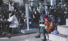 Sole, qualche brindisi all'aperto e molte serrande abbassate: fotocronaca del 31 dicembre di Parma 