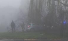 Botteghino, l'auto sbanda e finisce tra gli alberi in un prato
