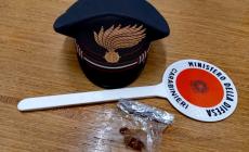 In auto con 2.5 kg di hashish, arrestato un 22enne a Fiumicino