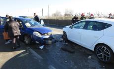 Scontro frontale in via Mantova: un ferito