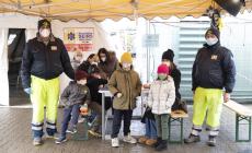  Vaccini,  all'hub &egrave; la giornata dei bambini:  clown, dolci e palloncini contro la paura - Foto