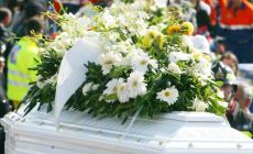 Uccide il figlio di 7 anni: in centinaia al funerale del piccolo Daniele 
