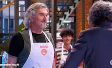 Bruno Tanzi, l'uovo poché e la sgridata dei giudici: ma anche stavolta resta in gara - Video