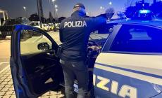 Incappano in un posto di blocco.: il conducente non aveva la patente e il passeggero doveva essere in quarantena