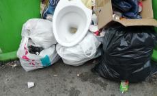 "San Leonardo o San water?". L'inciviltà colpisce ancora e nel quartiere c'è chi protesta