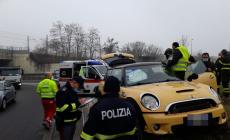 Incidente alla rotatoria Vender: auto finisce fuori strada, ferito anche un bambino