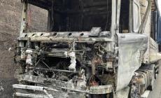 A15, autotreno in fiamme tra gli svincoli di Berceto e Pontremoli: pomeriggio di code