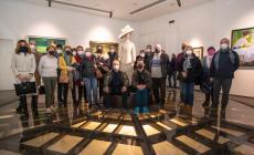 Gli abbonati alla Gazzetta di Parma in visita alla mostra "Amedeo Bocchi: l'arte dell'eleganza". Guarda chi c'era - Foto
