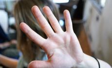Brianza: fugge da un uomo violento, il nuovo compagno le rompe le vertebre
