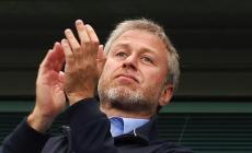 Anche Abramovich sanzionato da Londra. Sospesa la vendita del Chelsea